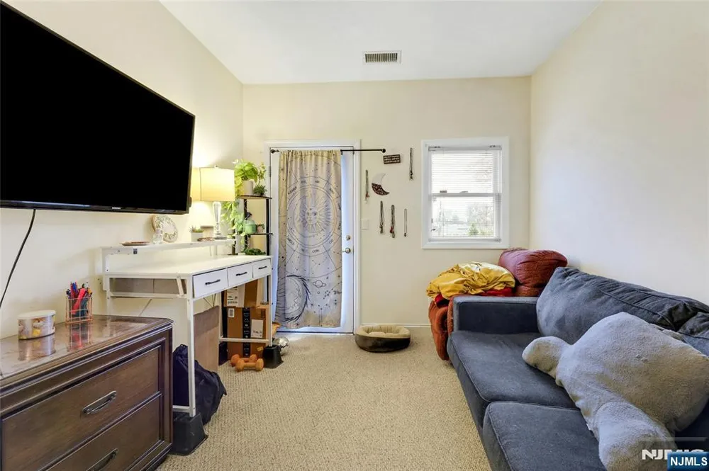 520 Victor Street 8 Saddle Brook, NJ 07663