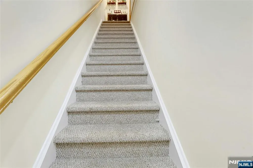 520 Victor Street 8 Saddle Brook, NJ 07663