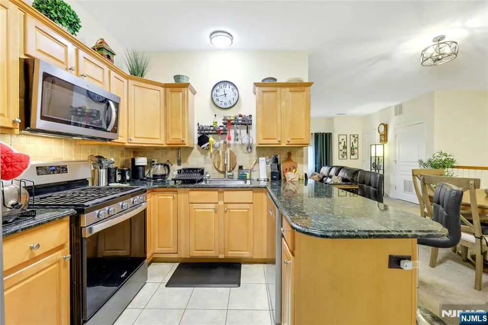 520 Victor Street 8 Saddle Brook, NJ 07663