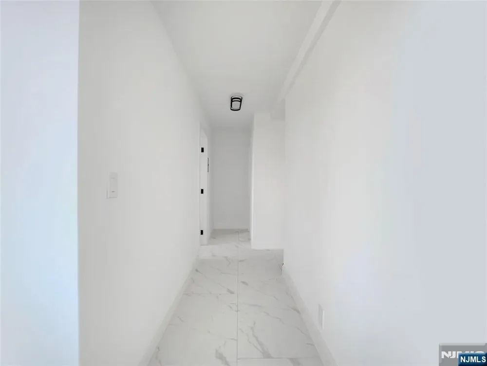 377 S Harrison Street 17FF East Orange, NJ 07018