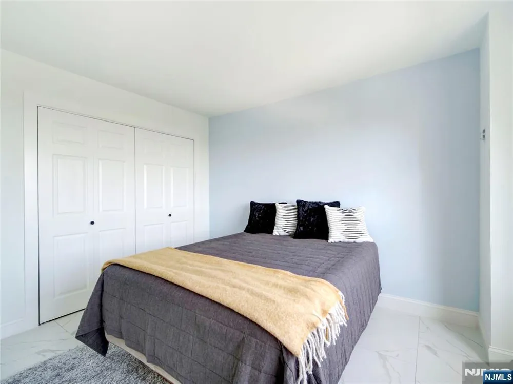 377 S Harrison Street 17FF East Orange, NJ 07018