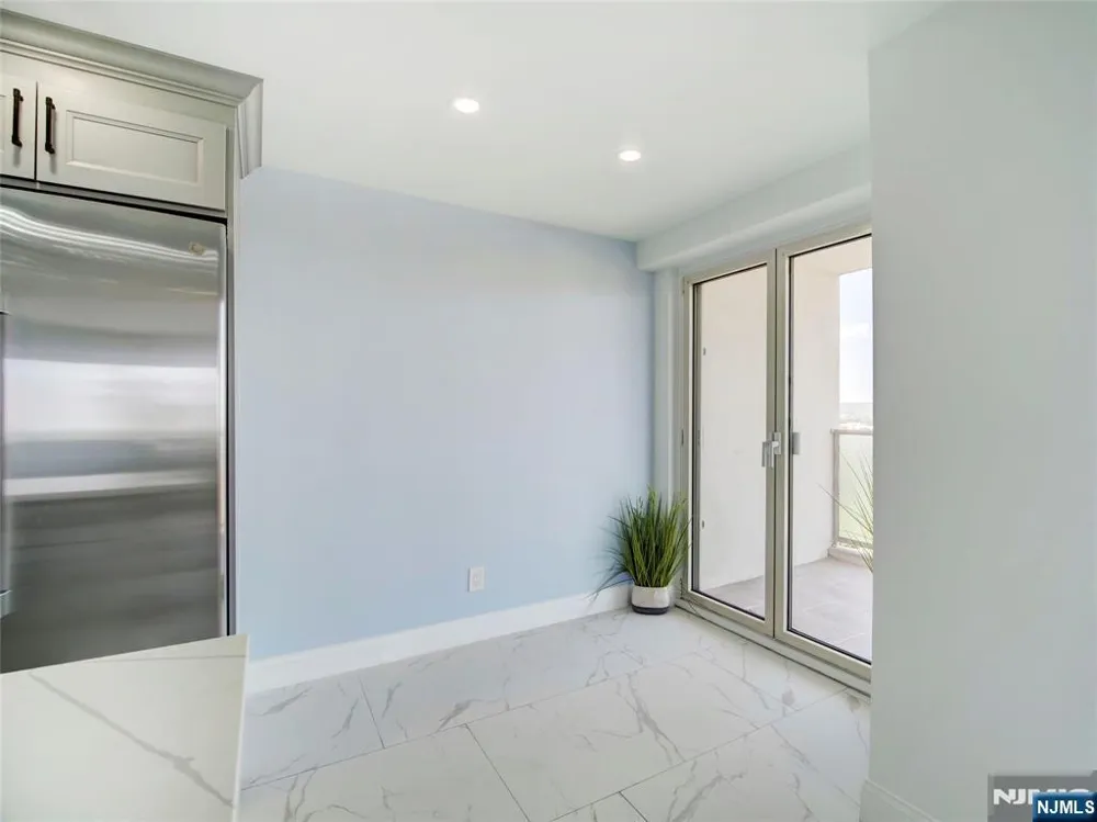 377 S Harrison Street 17FF East Orange, NJ 07018