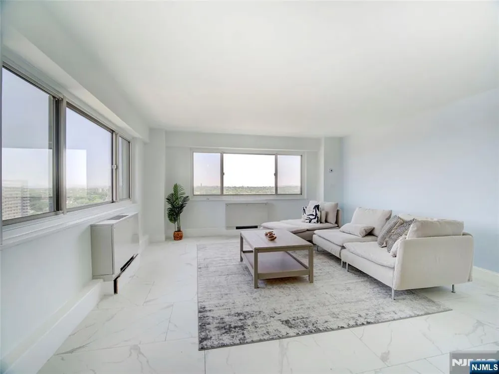 377 S Harrison Street 17FF East Orange, NJ 07018