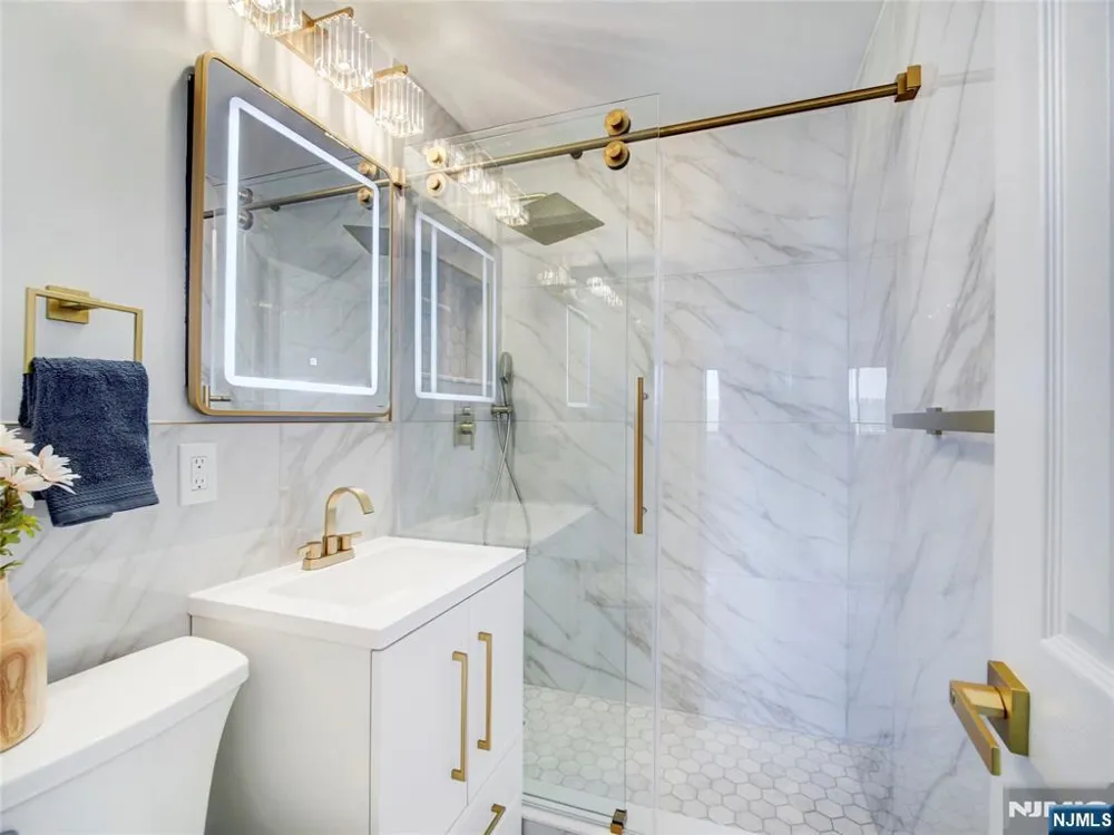 377 S Harrison Street 17F East Orange, NJ 07018