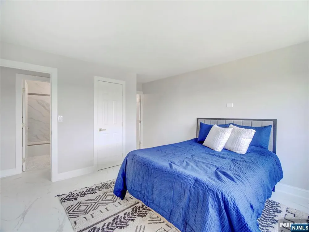 377 S Harrison Street 17F East Orange, NJ 07018