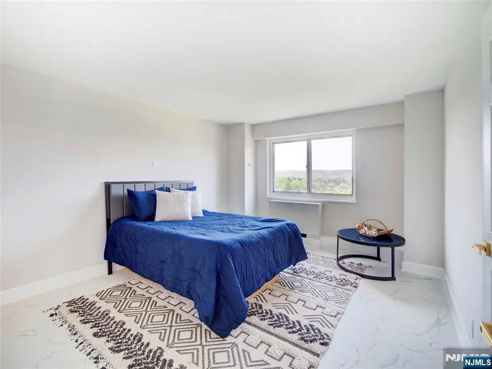 377 S Harrison Street 17F East Orange, NJ 07018