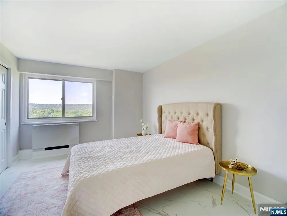 377 S Harrison Street 17F East Orange, NJ 07018
