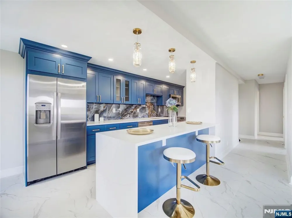 377 S Harrison Street 17F East Orange, NJ 07018