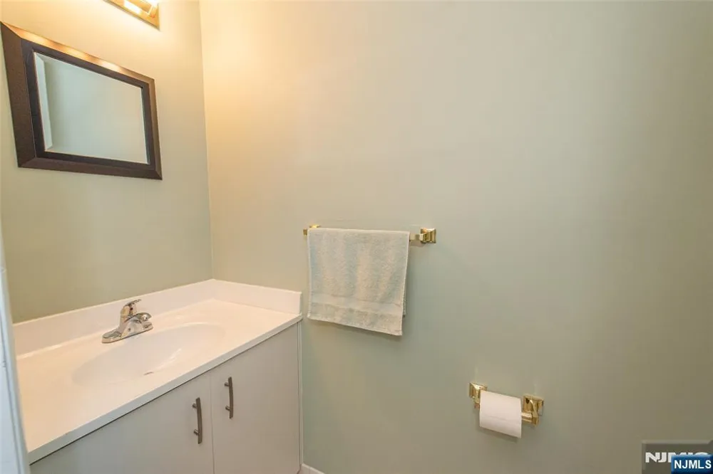 45 Sampson Street 11 Saddle Brook, NJ 07663