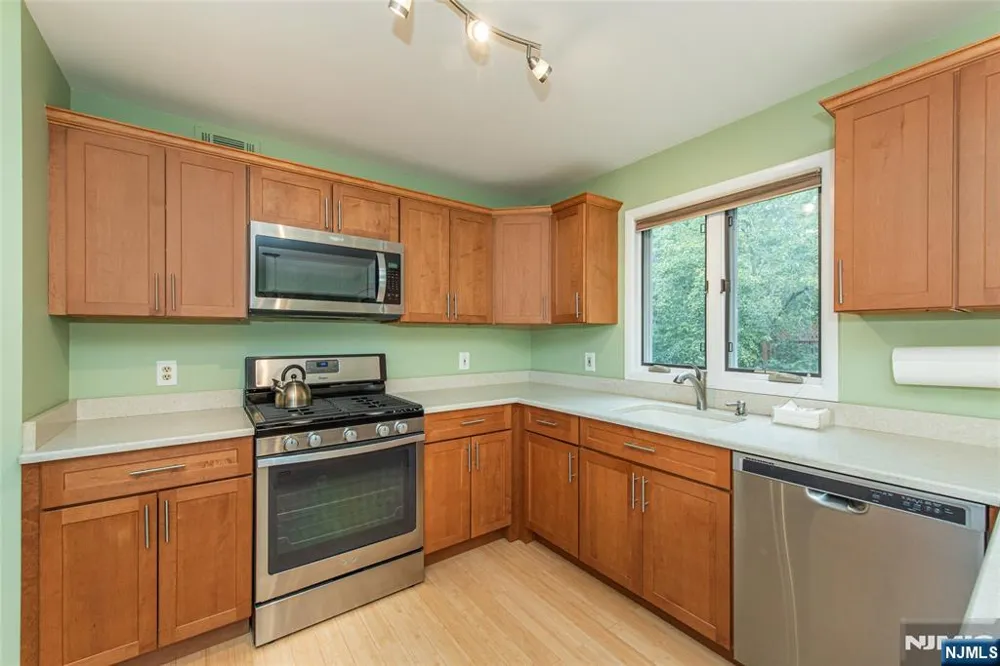 45 Sampson Street 11 Saddle Brook, NJ 07663