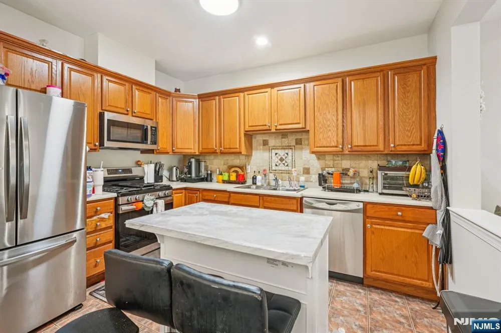209 Raymound Boulevard Par-Troy Hills, NJ 07054