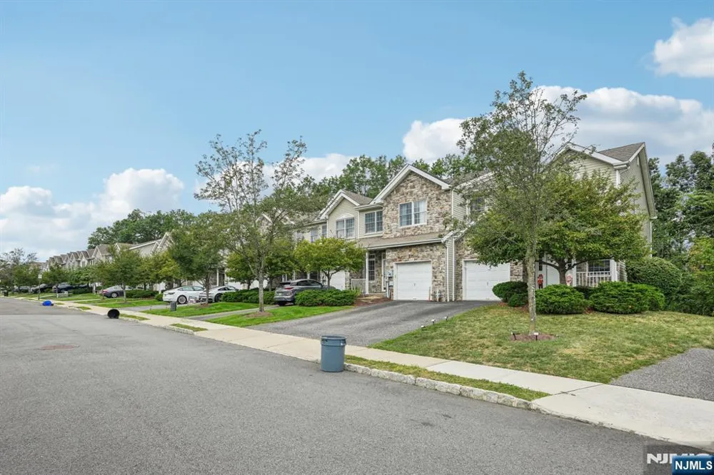 209 Raymound Boulevard Par-Troy Hills, NJ 07054
