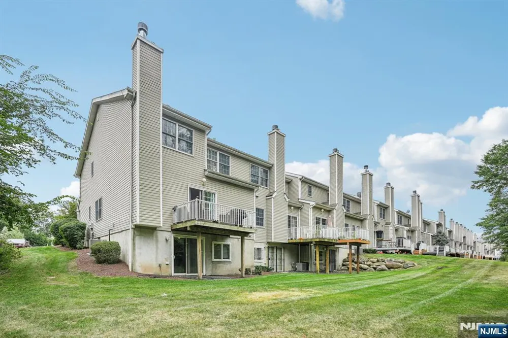 209 Raymound Boulevard Par-Troy Hills, NJ 07054