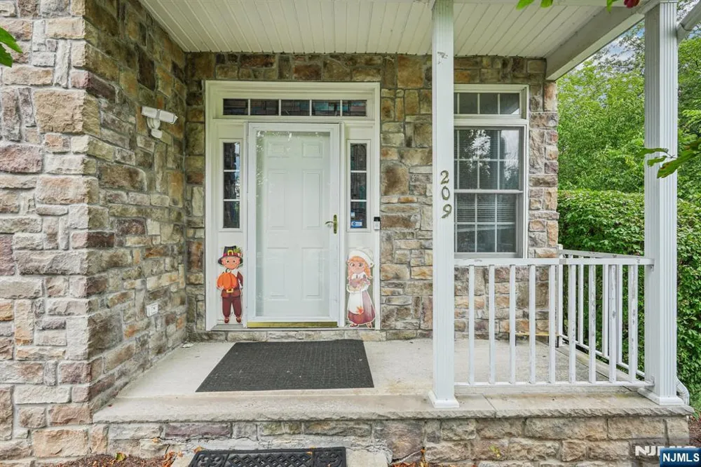 209 Raymound Boulevard Par-Troy Hills, NJ 07054