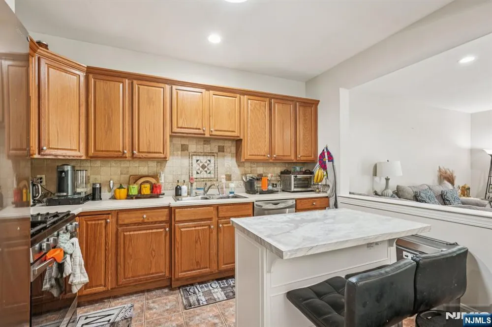 209 Raymound Boulevard Par-Troy Hills, NJ 07054