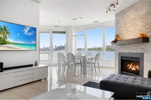 600 Harbor Boulevard 0928
