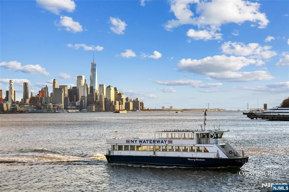 600 Harbor Boulevard 0928 Weehawken, NJ 07086