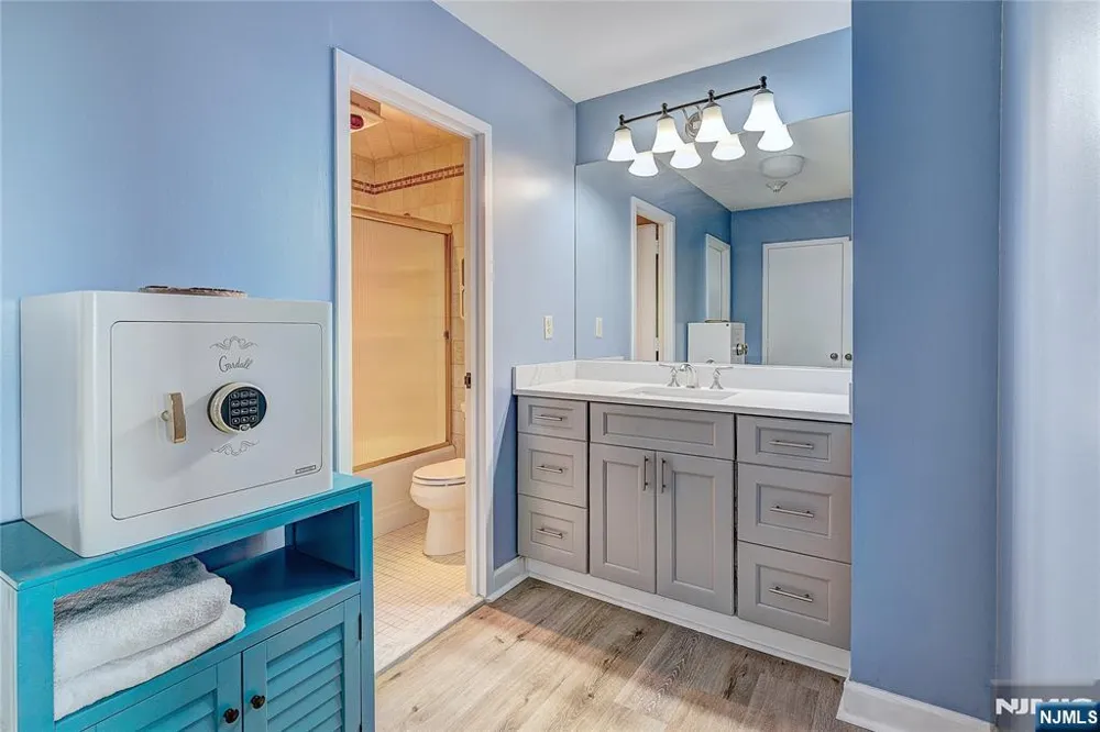 2 Claridge Drive 3MW Verona, NJ 07044