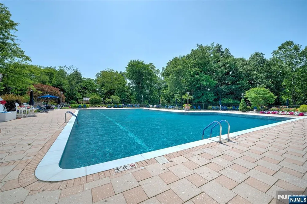 2 Claridge Drive 3MW Verona, NJ 07044