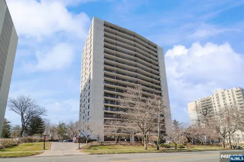 277 Prospect Avenue 4A