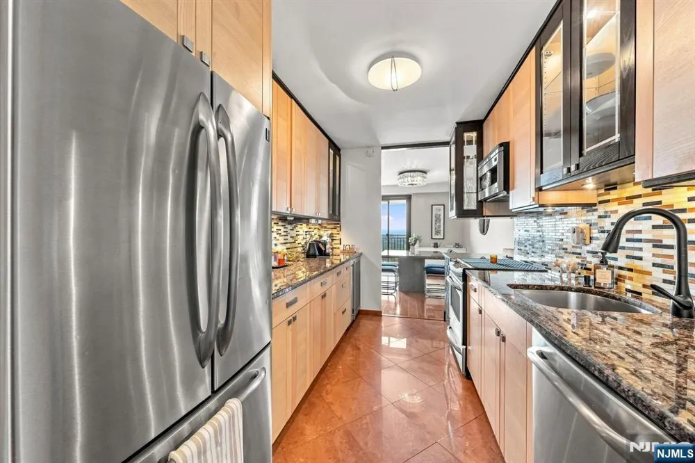 7855 Boulevard East 20F North Bergen, NJ 07047