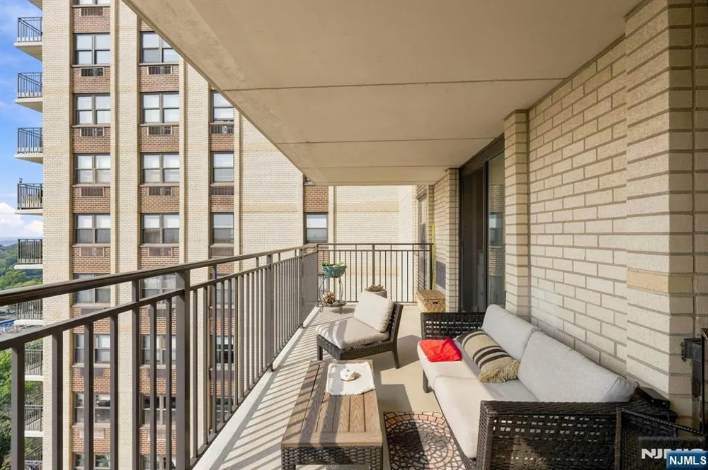 7855 Boulevard East 20F North Bergen, NJ 07047