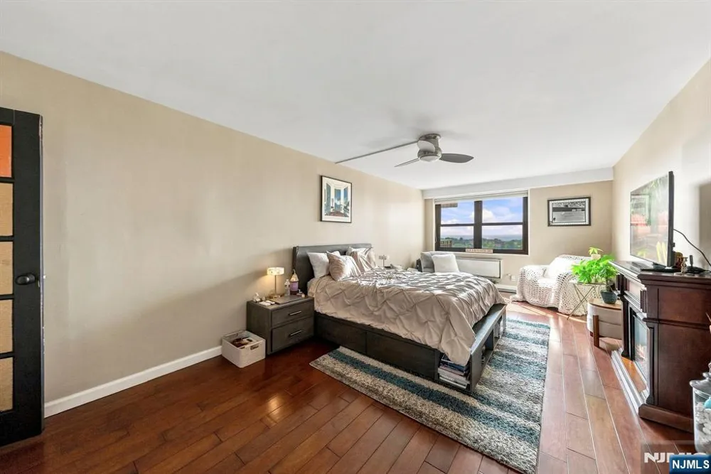 7855 Boulevard East 20F North Bergen, NJ 07047