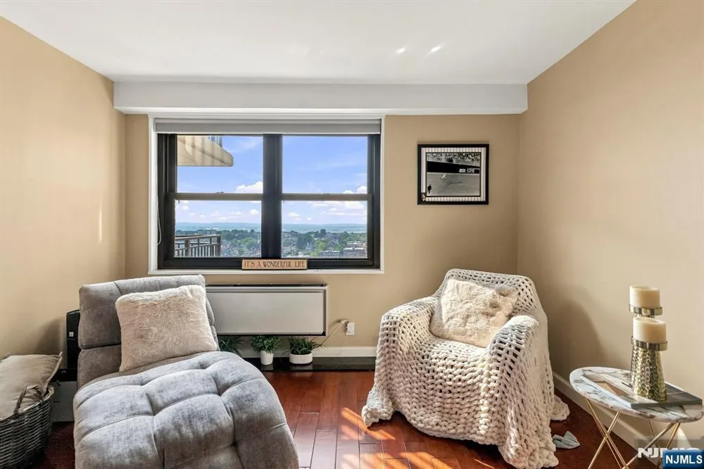 7855 Boulevard East 20F North Bergen, NJ 07047