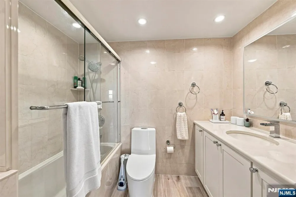 7855 Boulevard East 20F North Bergen, NJ 07047