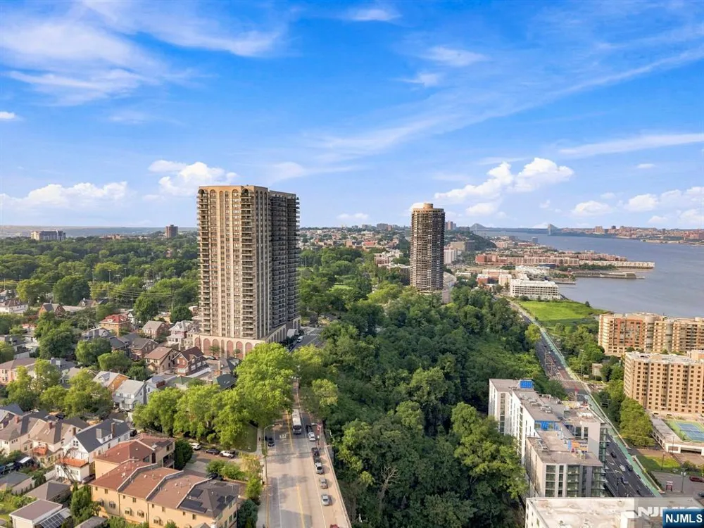 7855 Boulevard East 20F North Bergen, NJ 07047