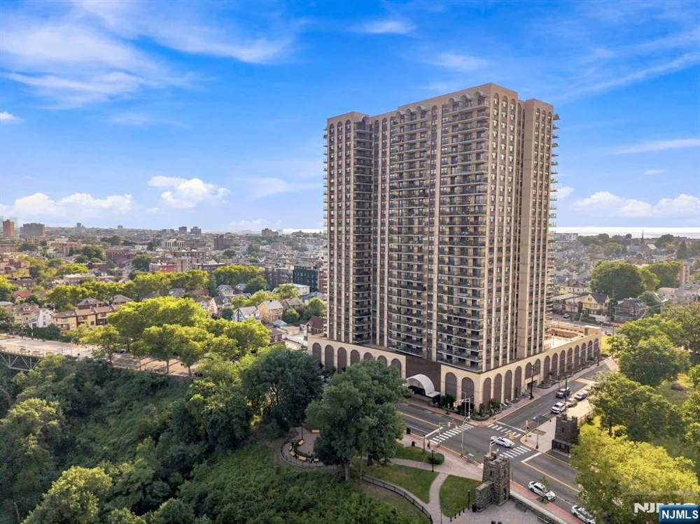 7855 Boulevard East 20F North Bergen, NJ 07047