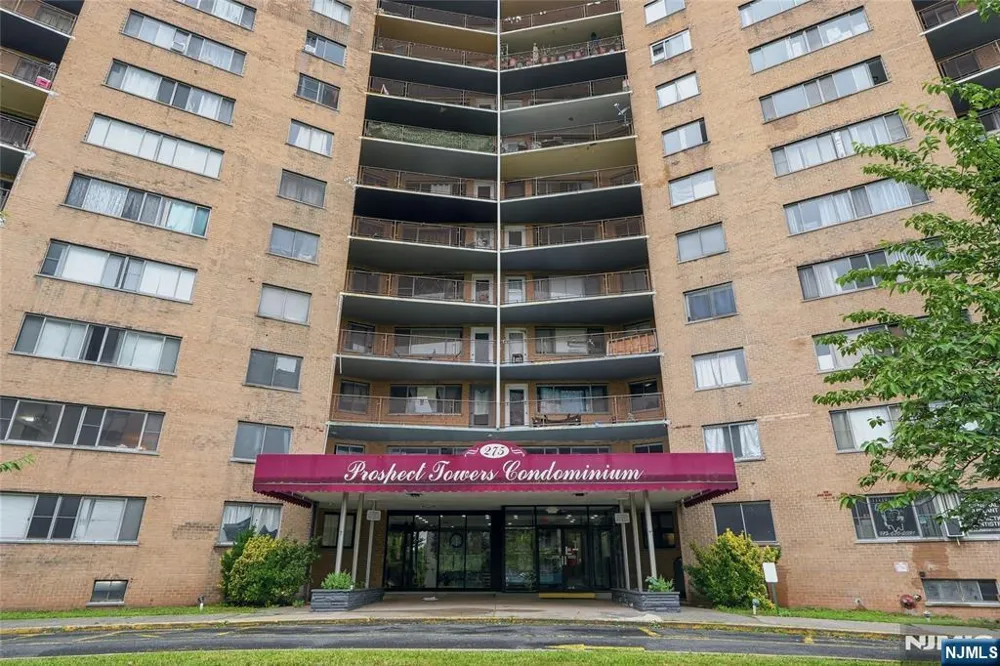 275 Prospect Street 14B East Orange, NJ 07017