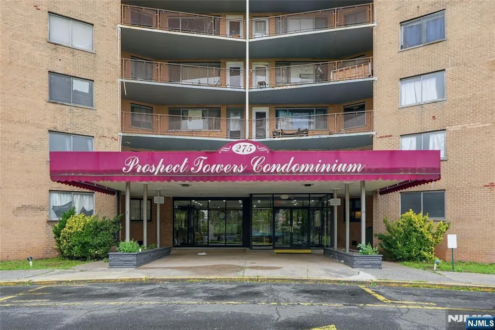 275 Prospect Street 14B East Orange, NJ 07017