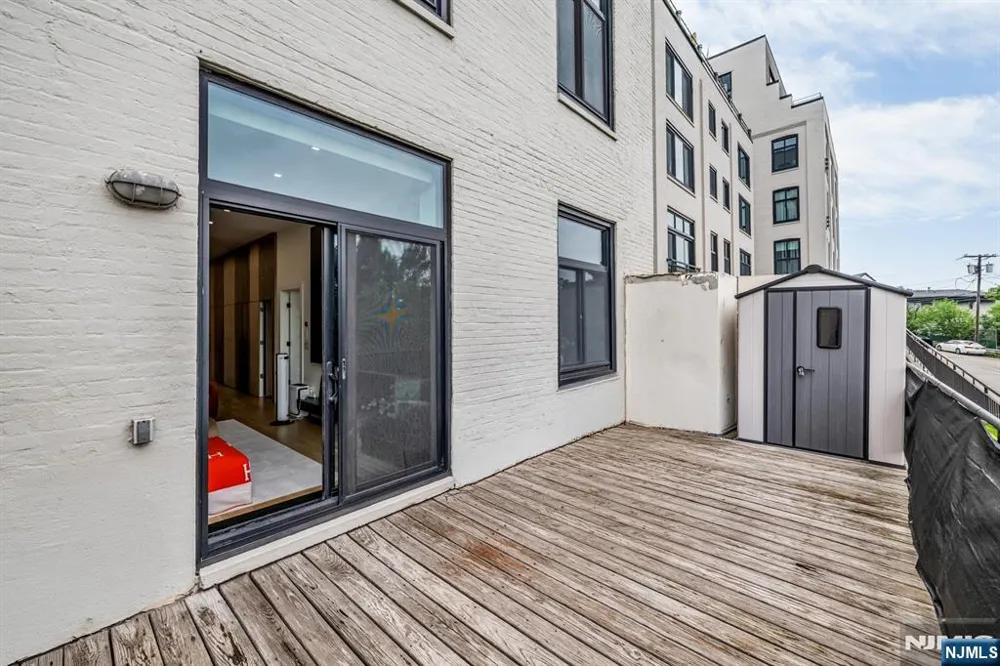 518-536 Gregory Avenue A101 Weehawken, NJ 07086