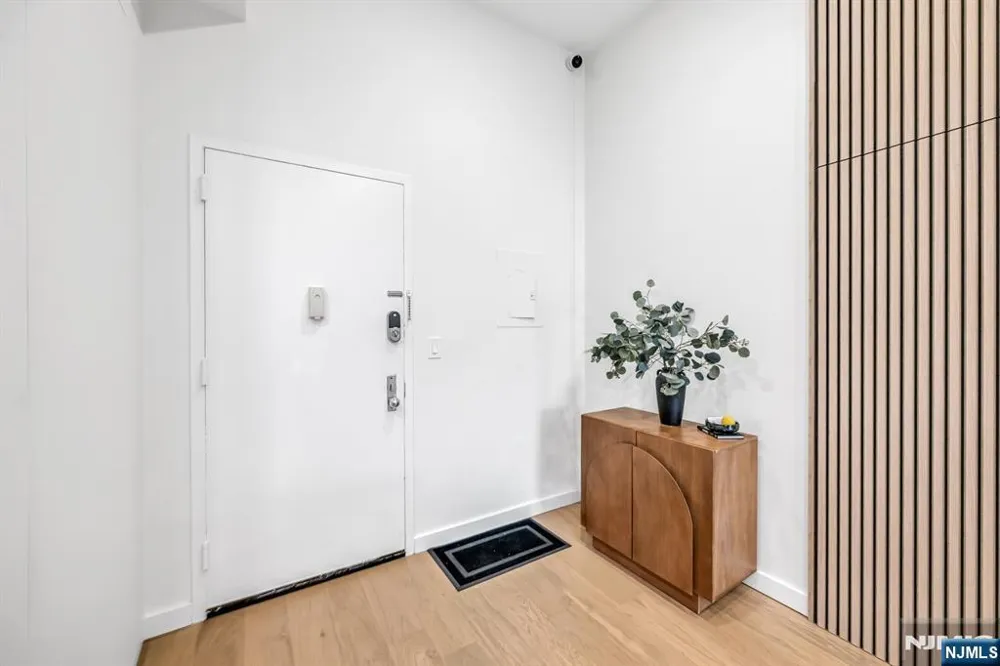518-536 Gregory Avenue A101 Weehawken, NJ 07086
