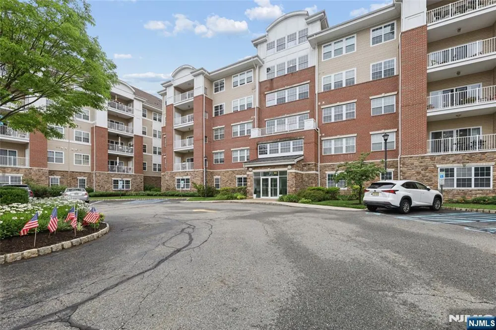 7118 Warrens Way Wanaque, NJ 07465