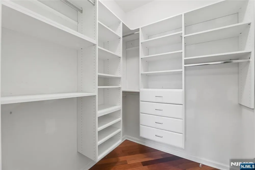 7118 Warrens Way Wanaque, NJ 07465