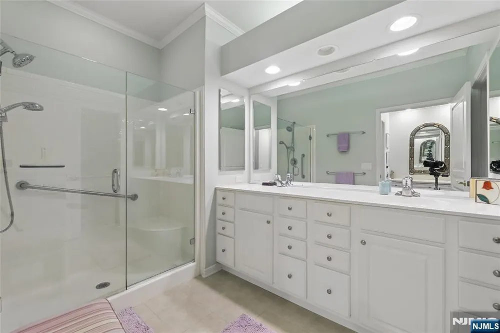 7118 Warrens Way Wanaque, NJ 07465