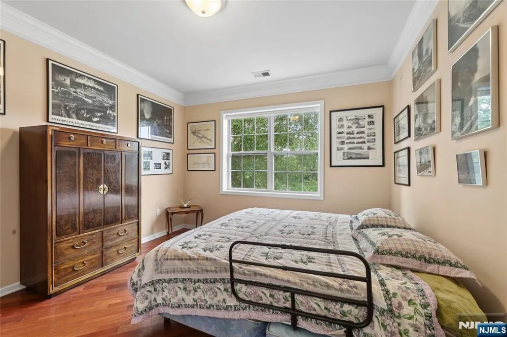 7118 Warrens Way Wanaque, NJ 07465