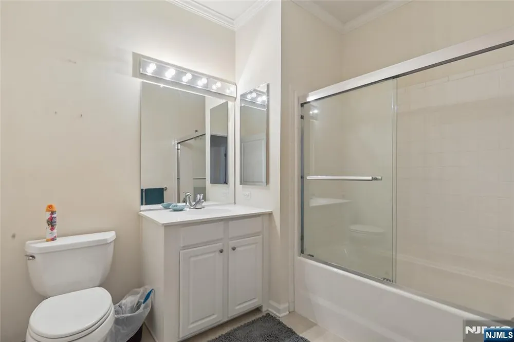 7118 Warrens Way Wanaque, NJ 07465