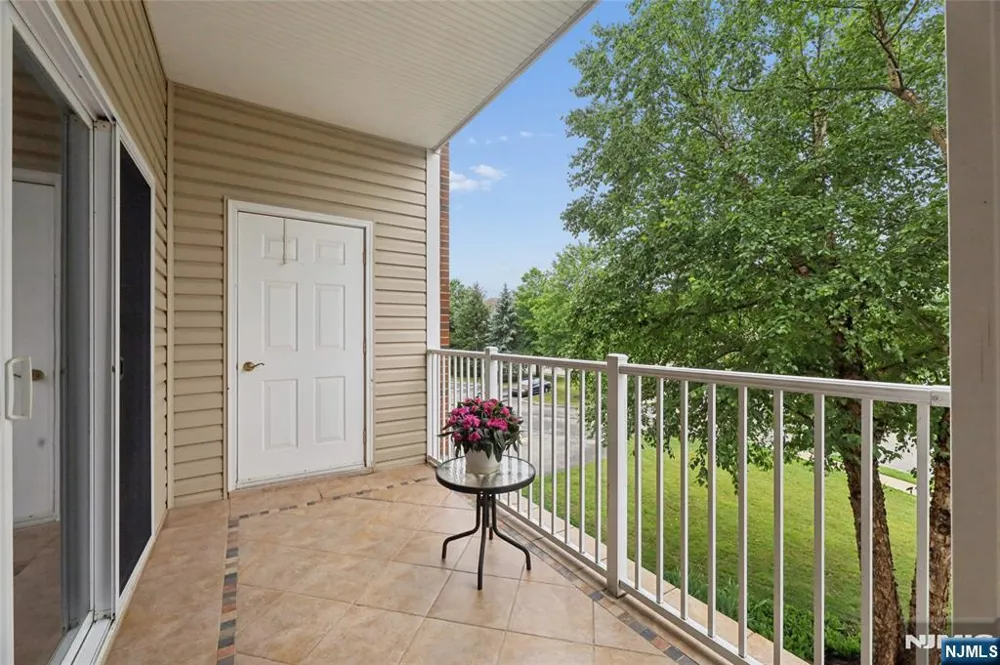 7118 Warrens Way Wanaque, NJ 07465