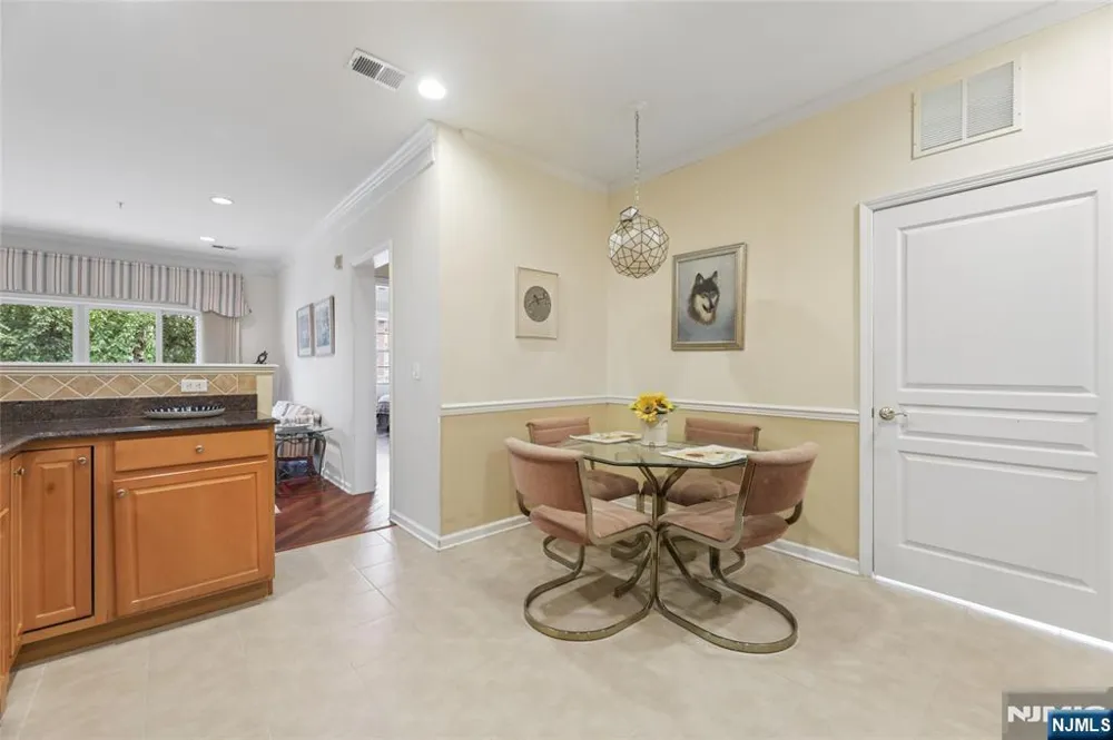 7118 Warrens Way Wanaque, NJ 07465