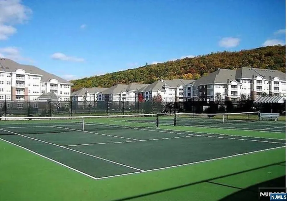 7118 Warrens Way Wanaque, NJ 07465