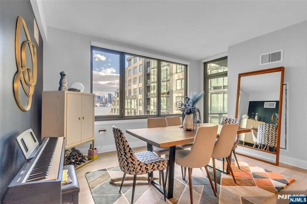9 Ave At Port Imperial 712 West New York, NJ 07093