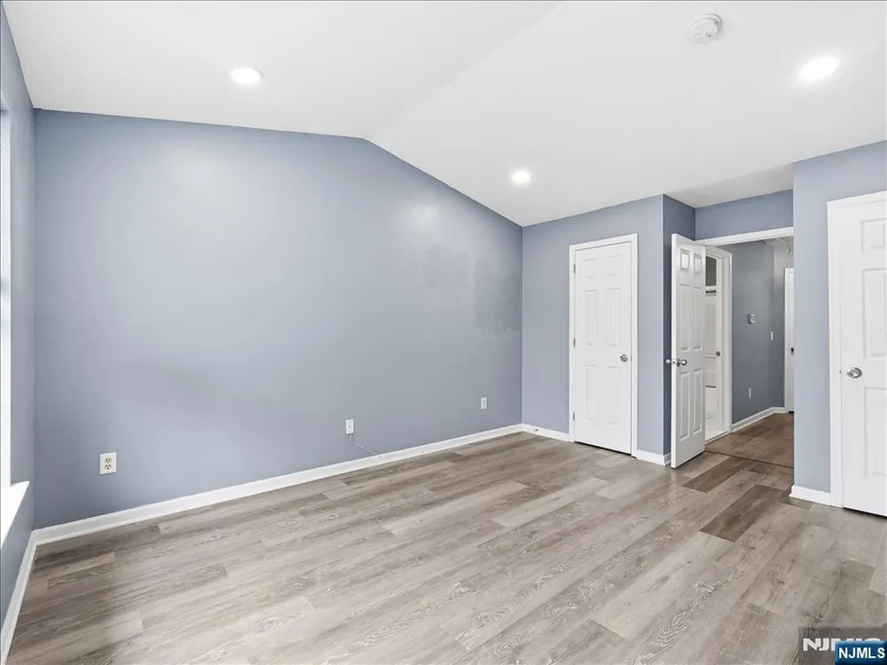 4 Derby Street 2 East Orange, NJ 07018