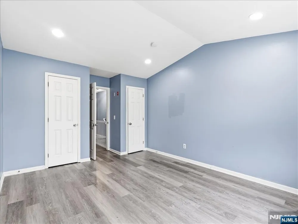 4 Derby Street 2 East Orange, NJ 07018