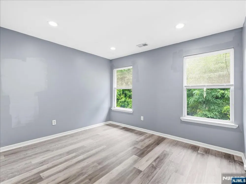 4 Derby Street 2 East Orange, NJ 07018