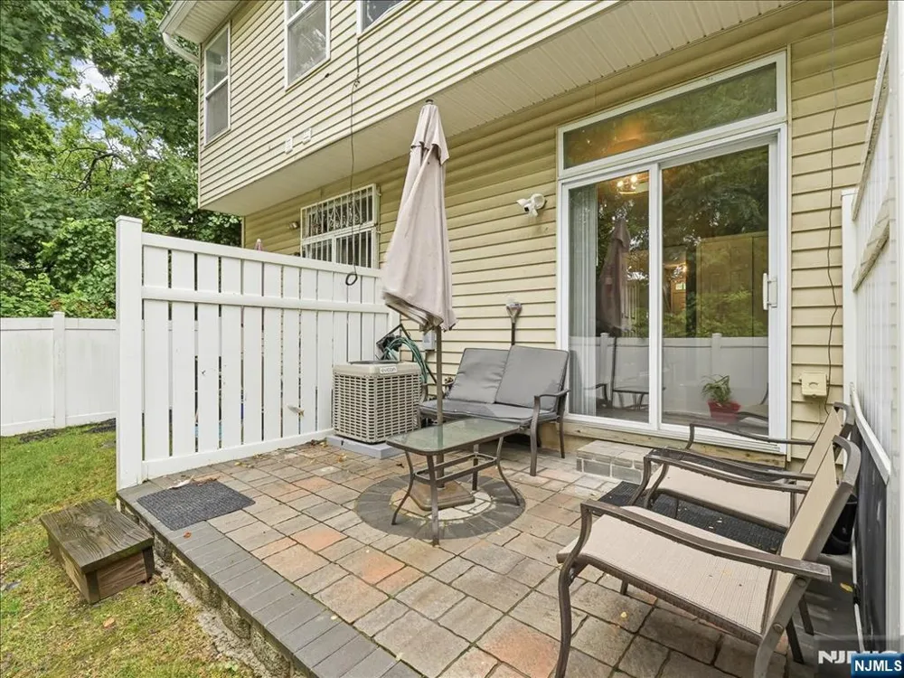 4 Derby Street 2 East Orange, NJ 07018
