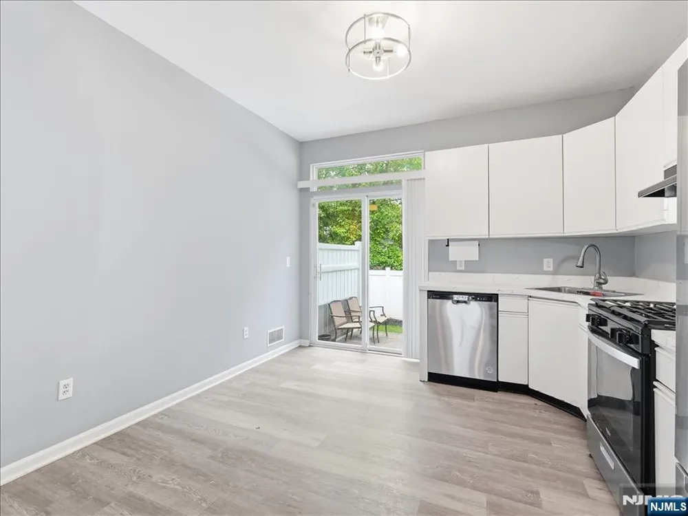 4 Derby Street 2 East Orange, NJ 07018