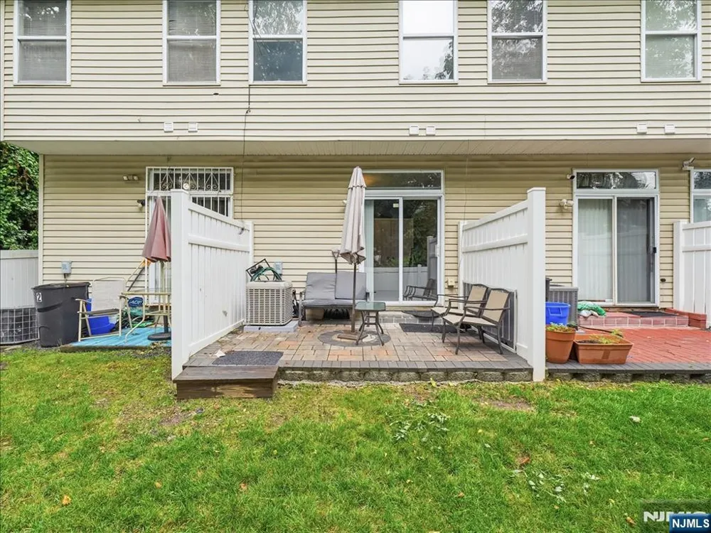 4 Derby Street 2 East Orange, NJ 07018